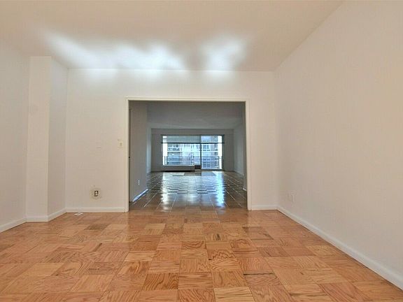 4th image of 200 E 64th St #12A