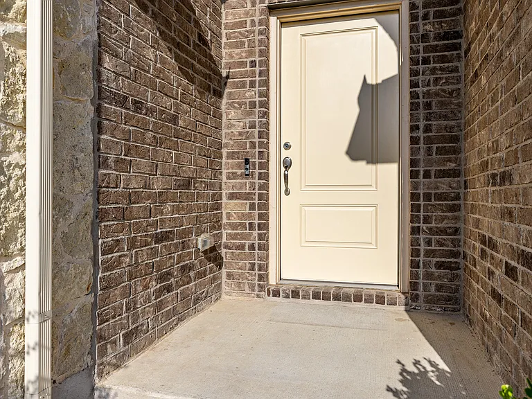 4013 Spur Trail Dr — Photo 3
