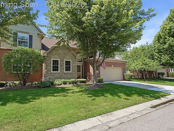 3rd image of 47603 Scenic Circle Dr S