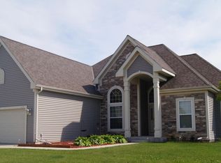 1429 Mamerow Ln W, Oconomowoc, WI 53066