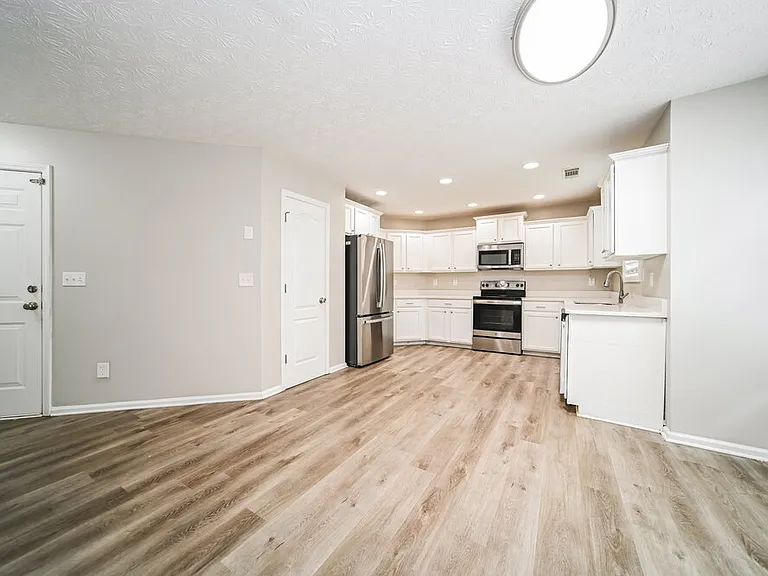 129 Makenna Dr — Photo 8