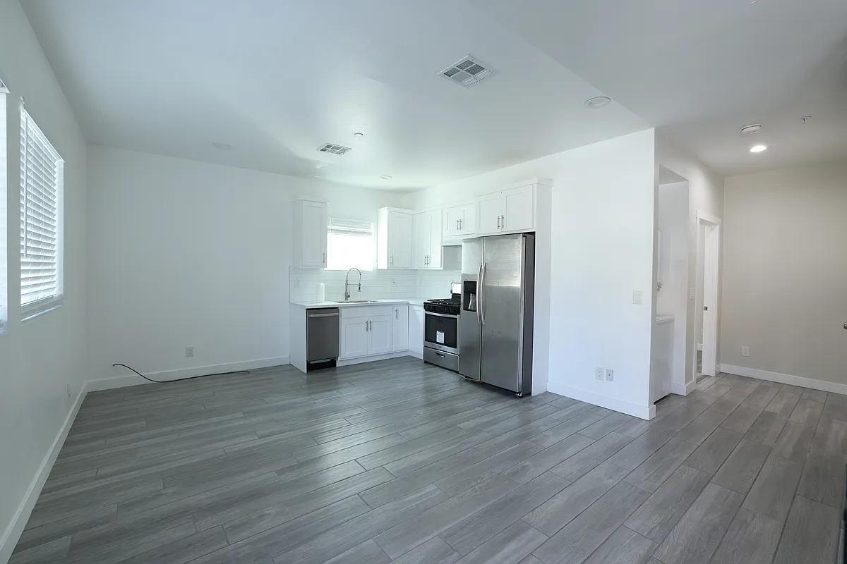 Photo 2 of 10 - 3921 Wisconsin St #8 - Los Angeles, CA Building Photo - 3921 Wisconsin St #8