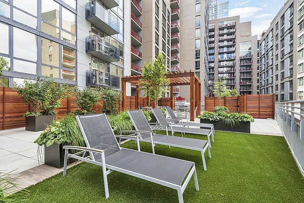 Rented by REAL New York | media 19