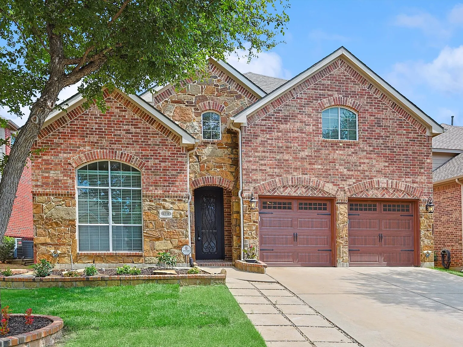 4 bed, 3.5 bath, 3377 sqft, $3,700 — Photo 1