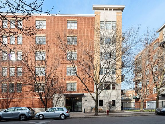 2nd image of 2320 W Saint Paul Ave APT 503