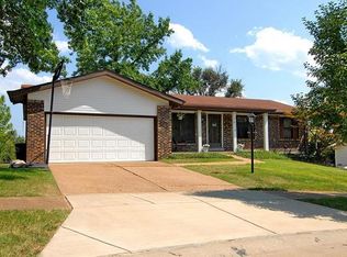 1624 Stocksdale Dr, Fenton, MO 63026