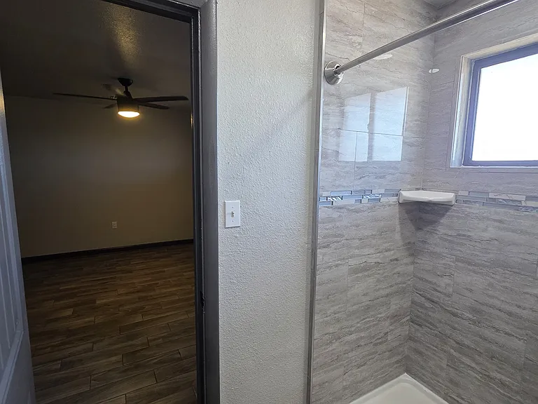 455 E Junction St #4 — Photo 31