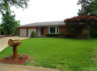 7680 Bull Run Dr, Saint Louis, MO 63123