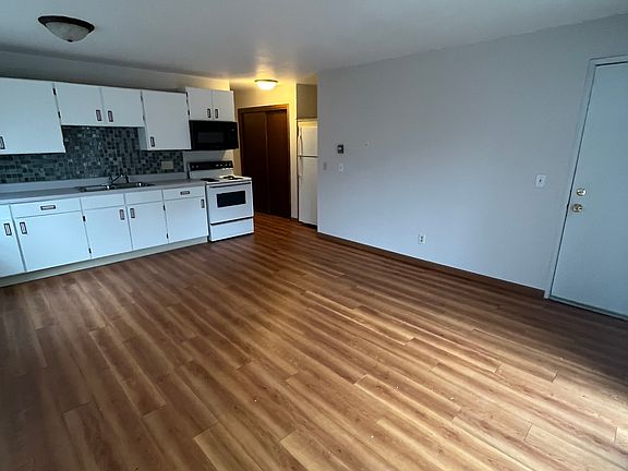3rd image of 708 W Lincoln Ave #4