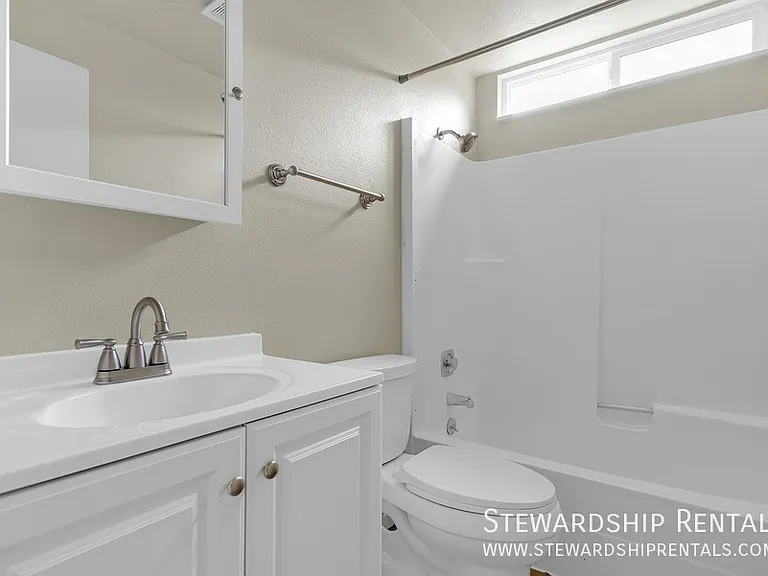 1154 Grant Aly — Photo 12