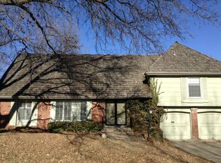 10750 Bridlespur Ter, Kansas City, MO 64114