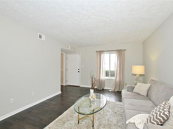 3rd image of 6028 Winged Foot Ct