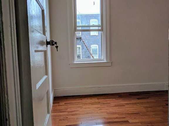 4th image of 119 Ashford St