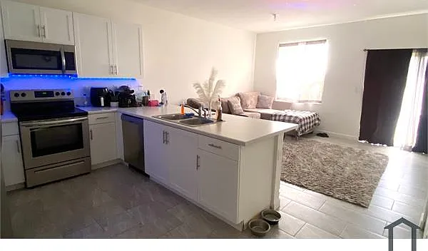 4 bed, 1600 sqft, $3,500 — Photo 2