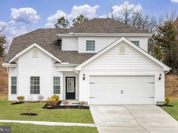 17033 Rollins Rd, Bowling Green, VA 22427