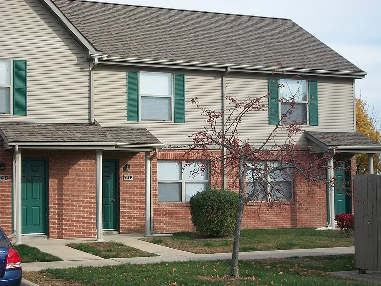 Jefferson Crossing Townhomes — Photo 4
