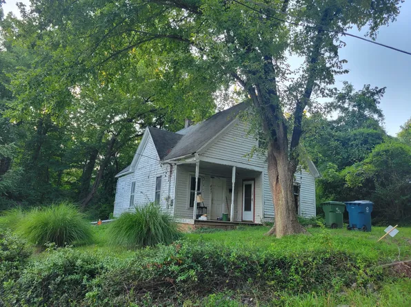 627 E High St, Anna, IL 62906