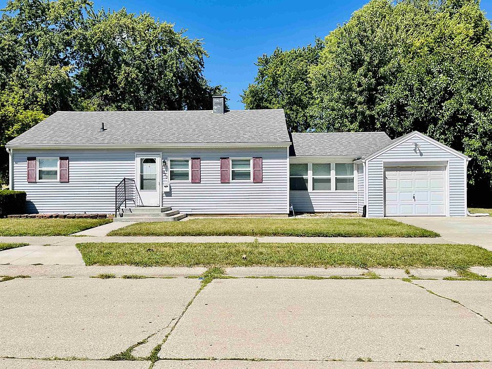 1st image of 323 E Chippewa Ave