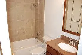249 W Court Of Shorewood #2B — Photo 9