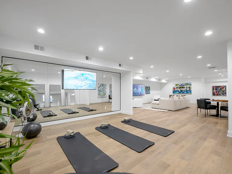 9 Feldman Ct — Photo 35