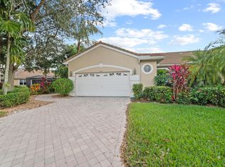 4561 Carlton Golf Dr, Lake Worth, FL 33449