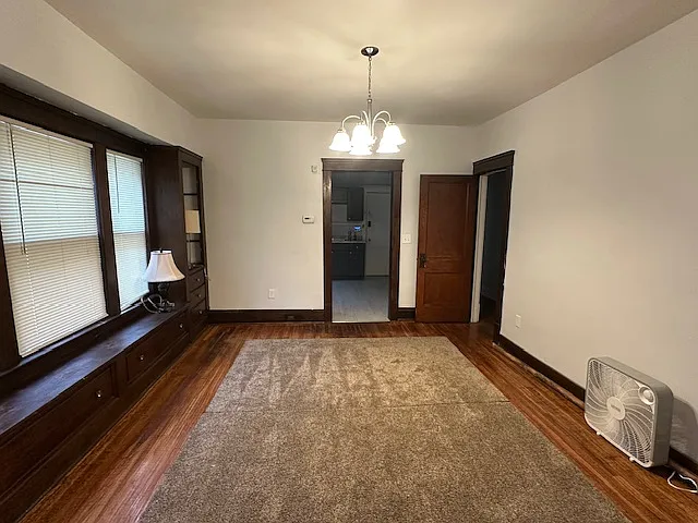 Building Photo - 666 E 92nd St #2