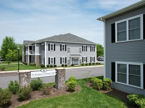 Residences at Berkshire Road, 10 Berkshire Rd #43a785658, West Hartford, CT 06110