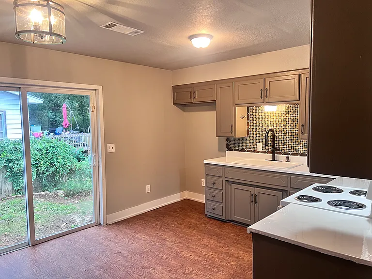 1107 Wilson St — Photo 18