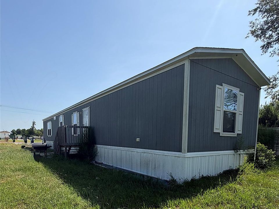 2nd image of 1221 Road 5500