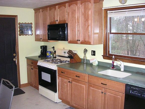 2nd image of 2 Buena Vista Dr