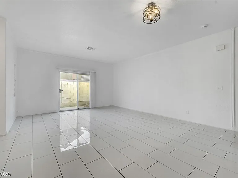 1453 Morro Creek St — Photo 8