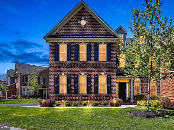 2nd image of 86 Rittenhouse Cir