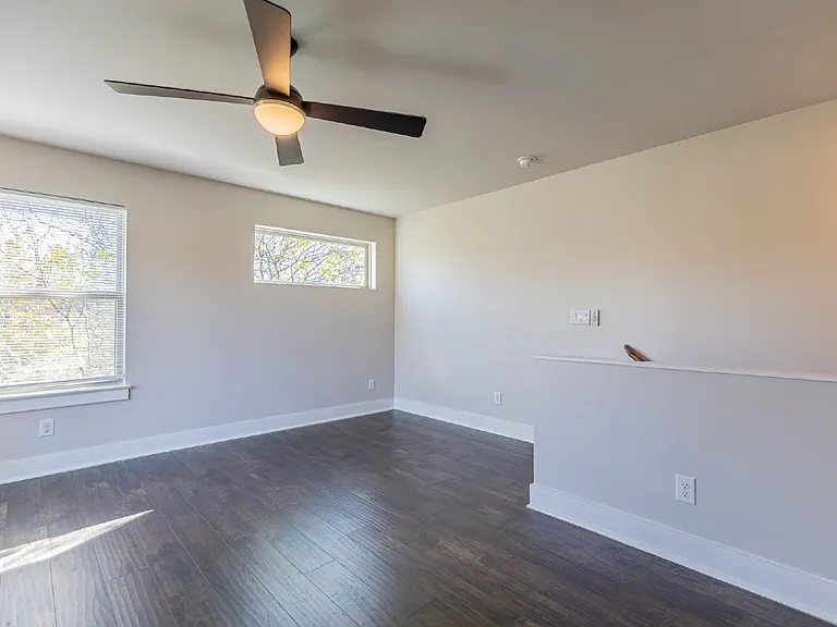 130 Rose Ln #202 — Photo 31
