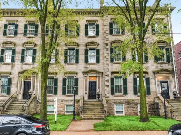 41 Duke St #1, Hamilton, ON L8P 1X2