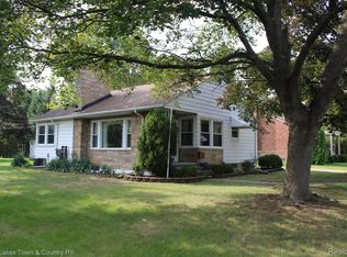 806 S Webik Ave, Clawson, MI 48017