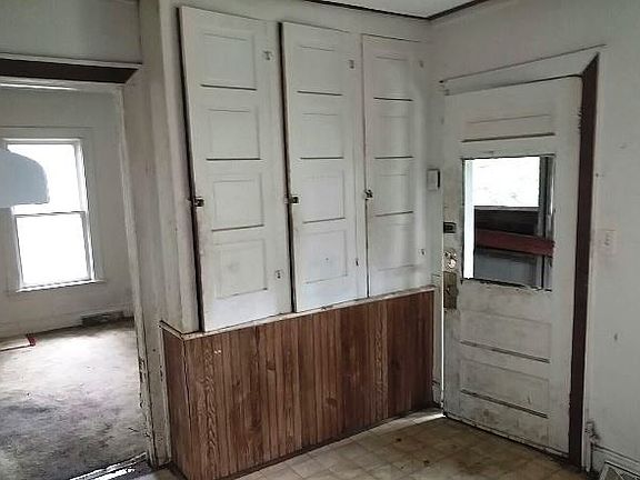 4th image of 516 Howard Ave