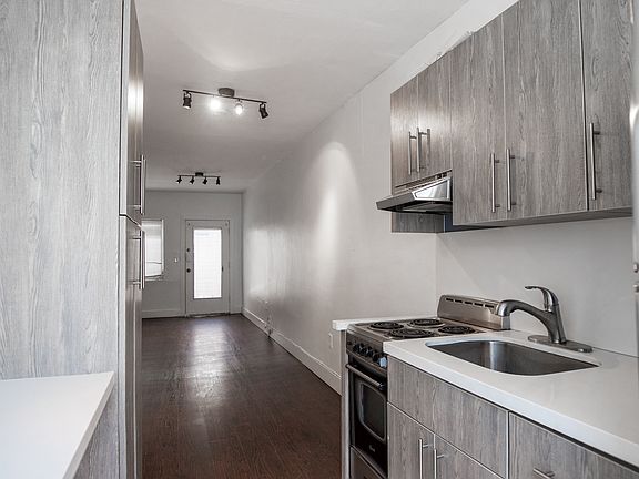 3rd image of 1044 Pennsylvania Ave APT 7