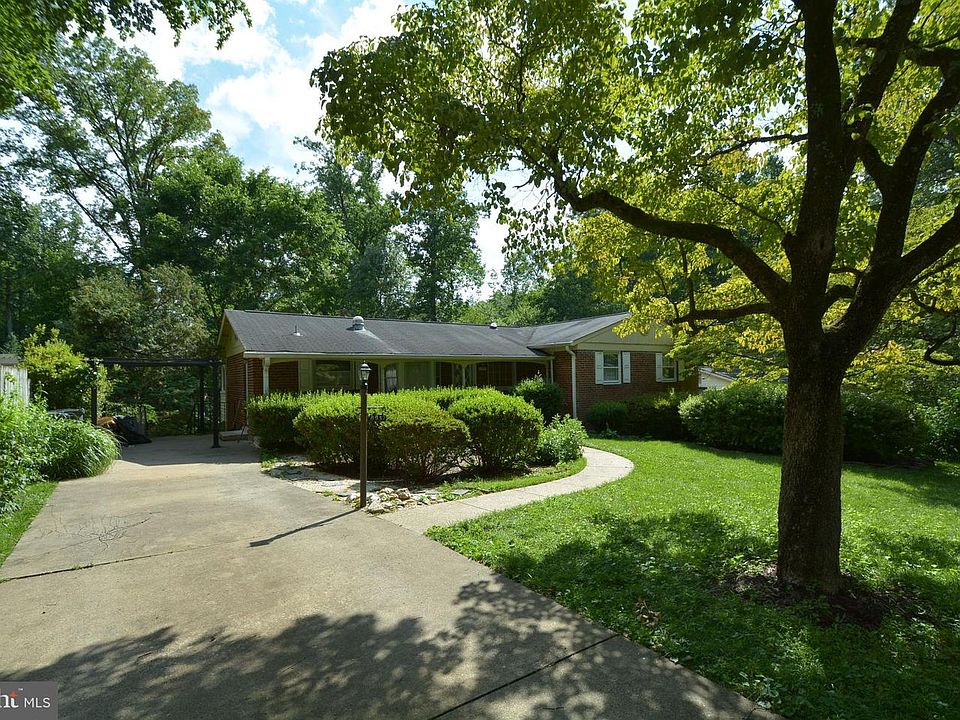 1st image of 8937 Falling Creek Ct