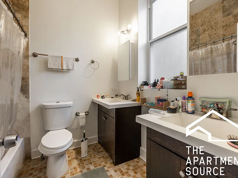 1820 S Throop St #2F — Photo 11