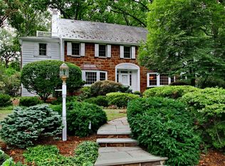 380 Shelbourne Ter, Ridgewood, NJ 07450