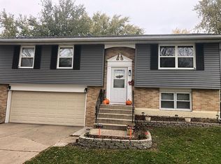 506 Franklin Dr, South Elgin, IL 60177