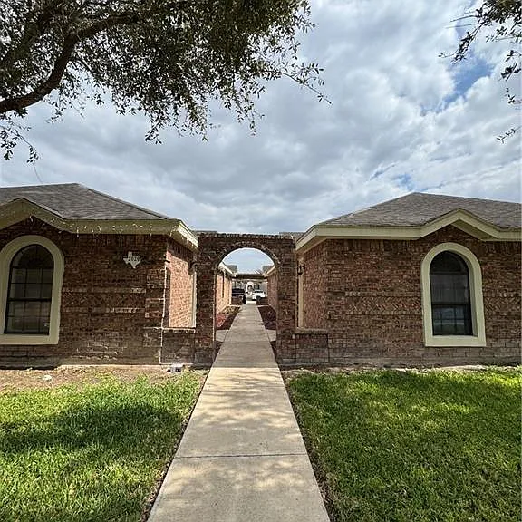 2020 Aruba Dr — Photo 1