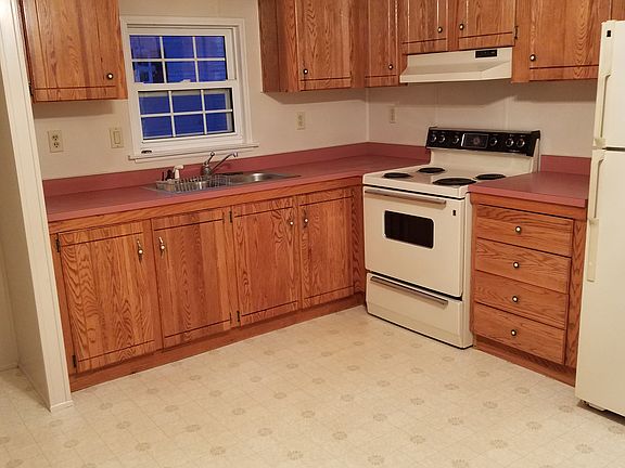 3rd image of 76 Summer St Lot 89