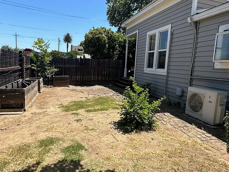 203 S Murdock Ave — Photo 18