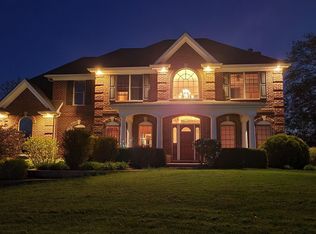 2004 Bull Ridge Dr, McHenry, IL 60050