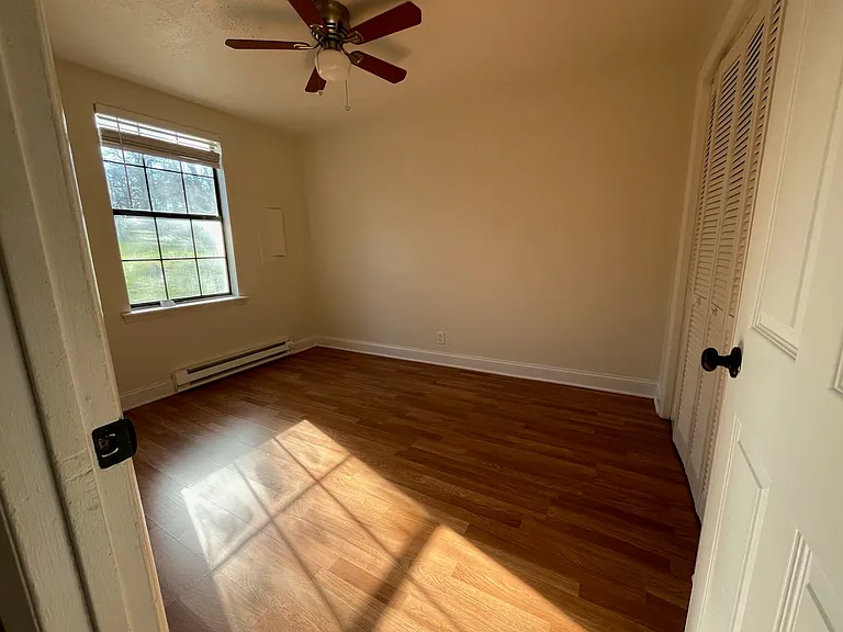 200 E Palestine Ave — Photo 21