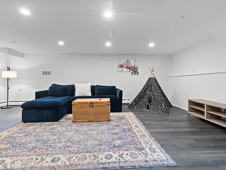 9 Deluca Dr — Photo 23