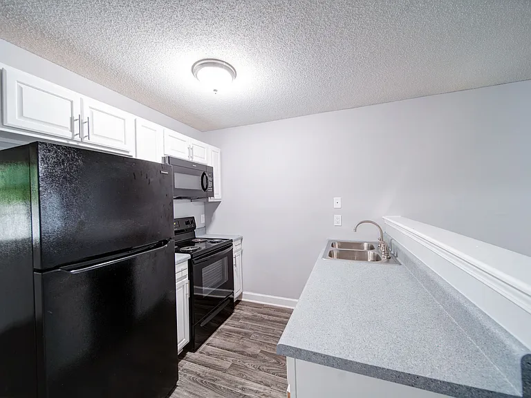 Forest Ridge Apartments — Photo 6