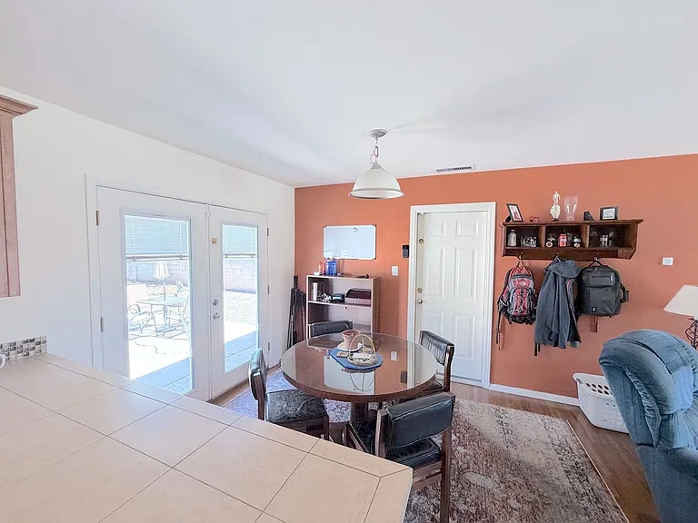 3200 California St NE — Photo 9
