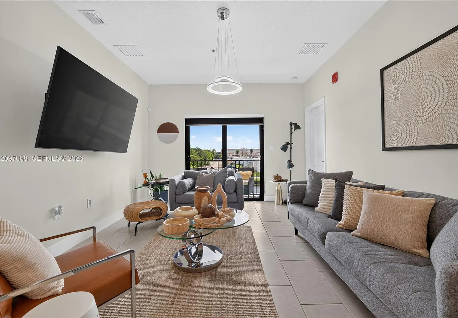 Downtown Doral South Phas — Photo 2